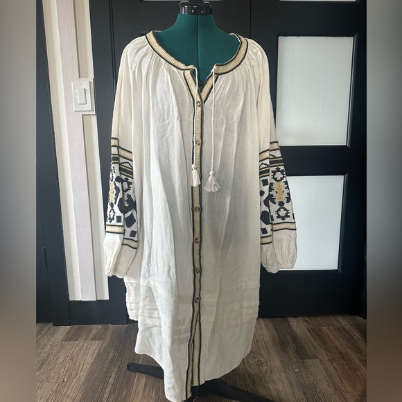 Free people size large embroidered dress - Picture 7 of 7